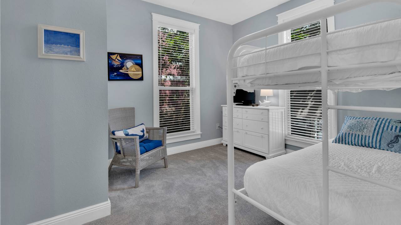 Emerald Rose Bunk Room Emerald Rose Bunk Room