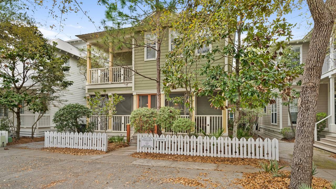 Emerald Rose Emerald Rose