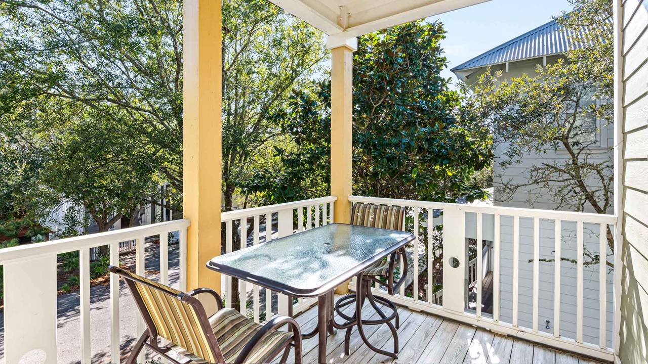 Emerald Rose - 2nd Floor Emerald Rose - 2nd Floor