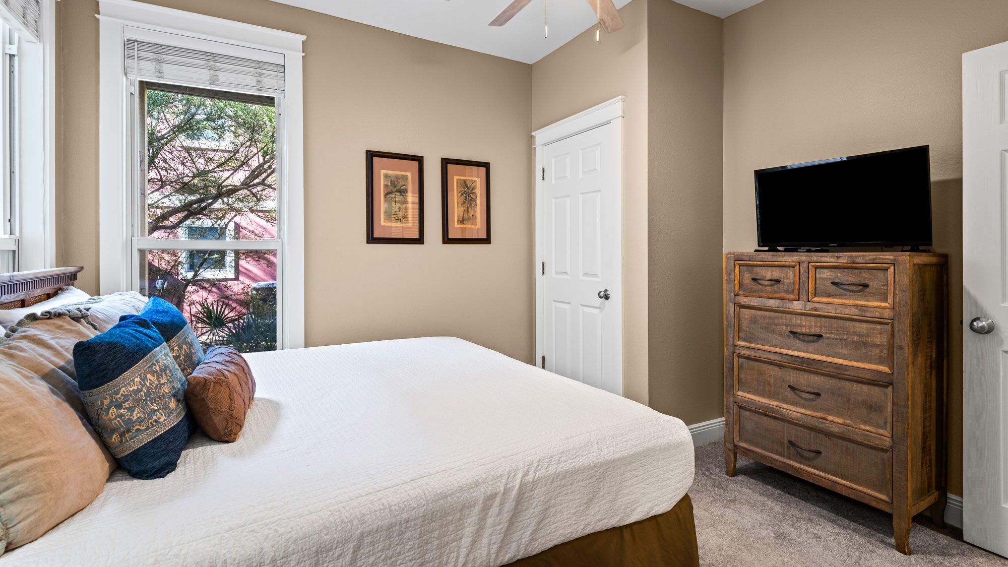 Emerald Rose - 1st Floor