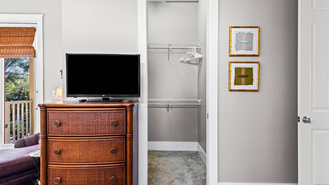 Emerald Rose - 2nd Floor Emerald Rose - 2nd Floor