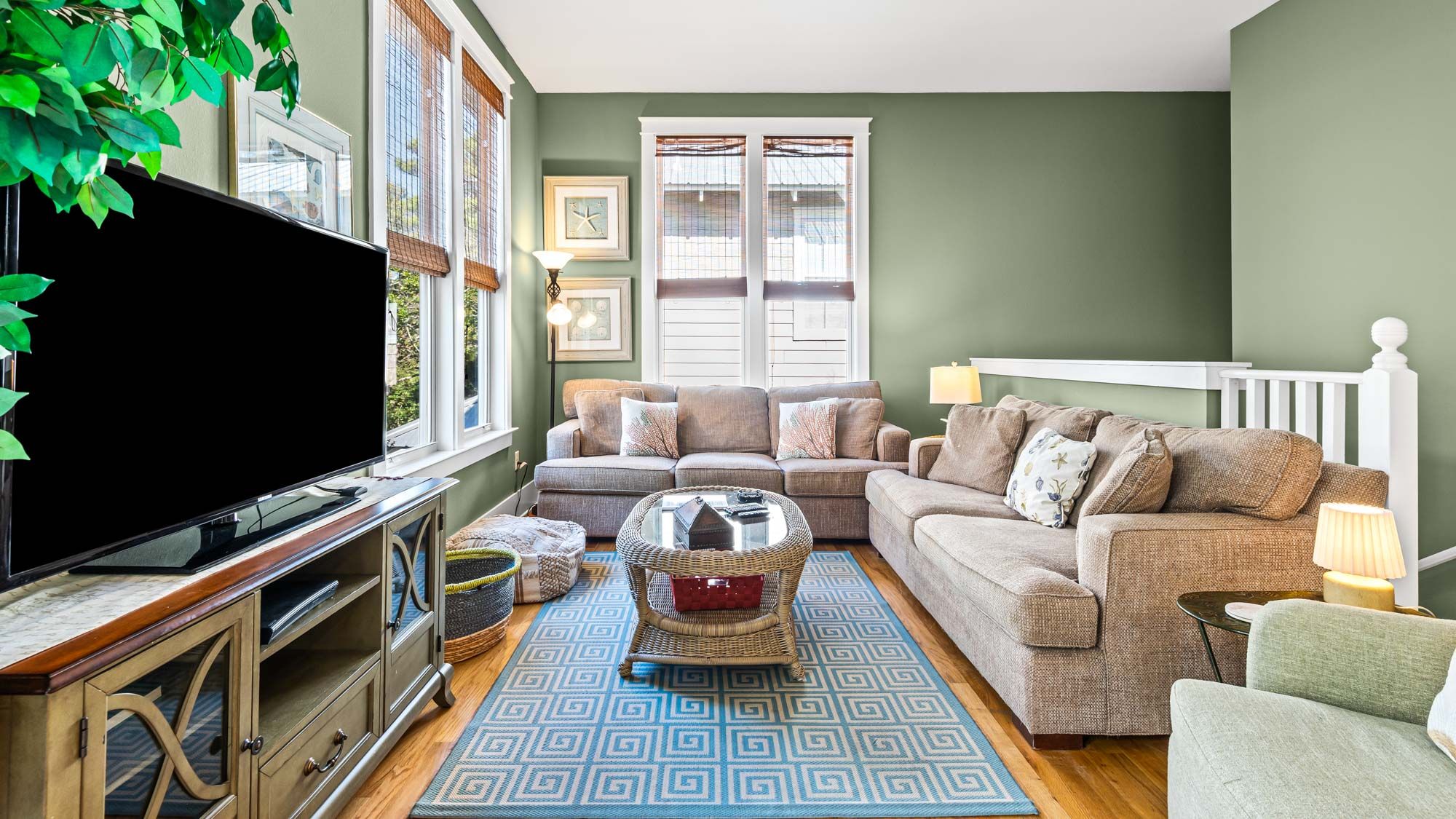 Emerald Rose - 2nd Floor