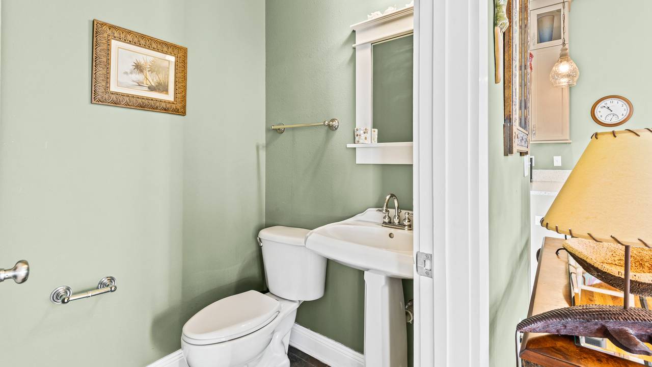 Emerald Rose - 2nd Floor Emerald Rose - 2nd Floor