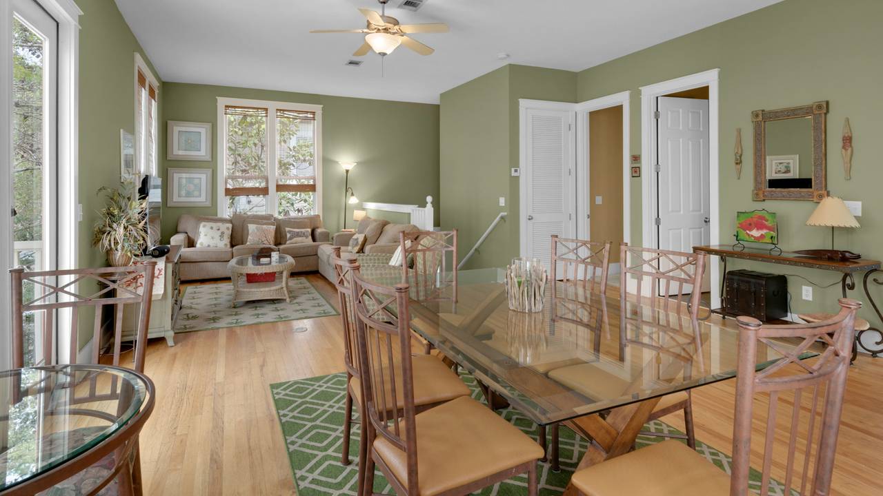 Emerald Rose Emerald Rose