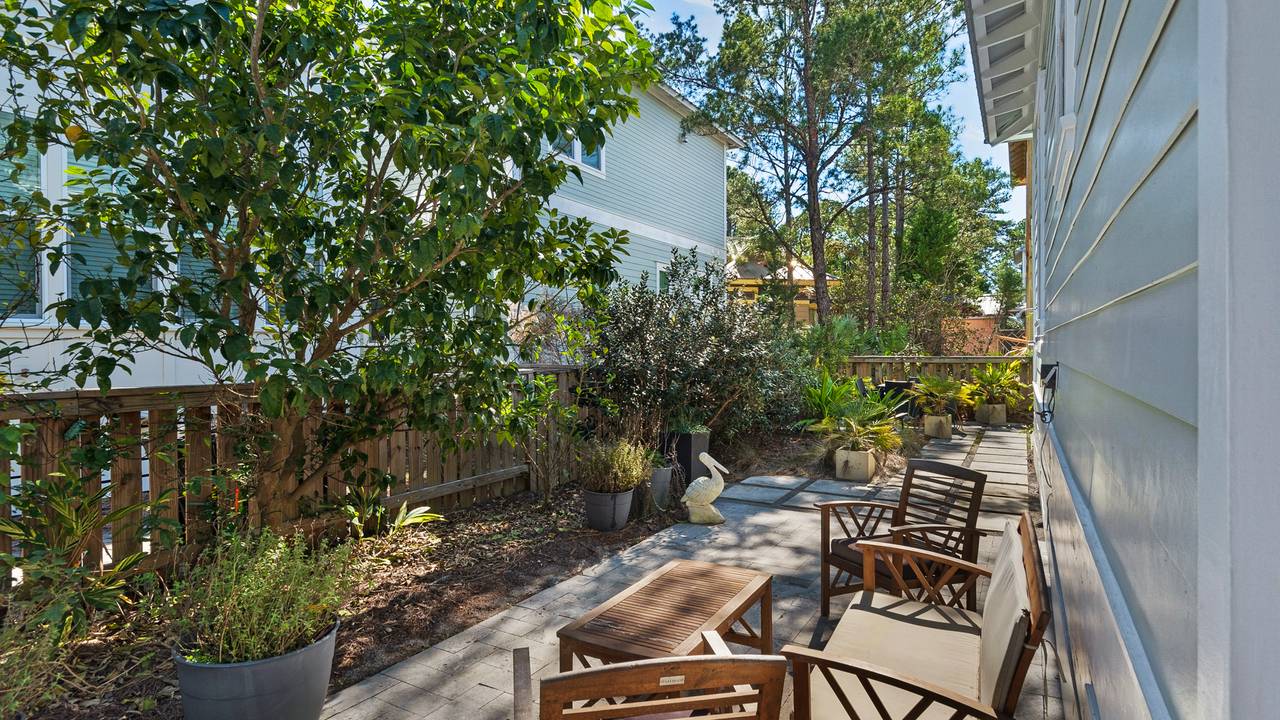 3 Mermaids Haven Exteriors 3 Mermaids Haven Exteriors