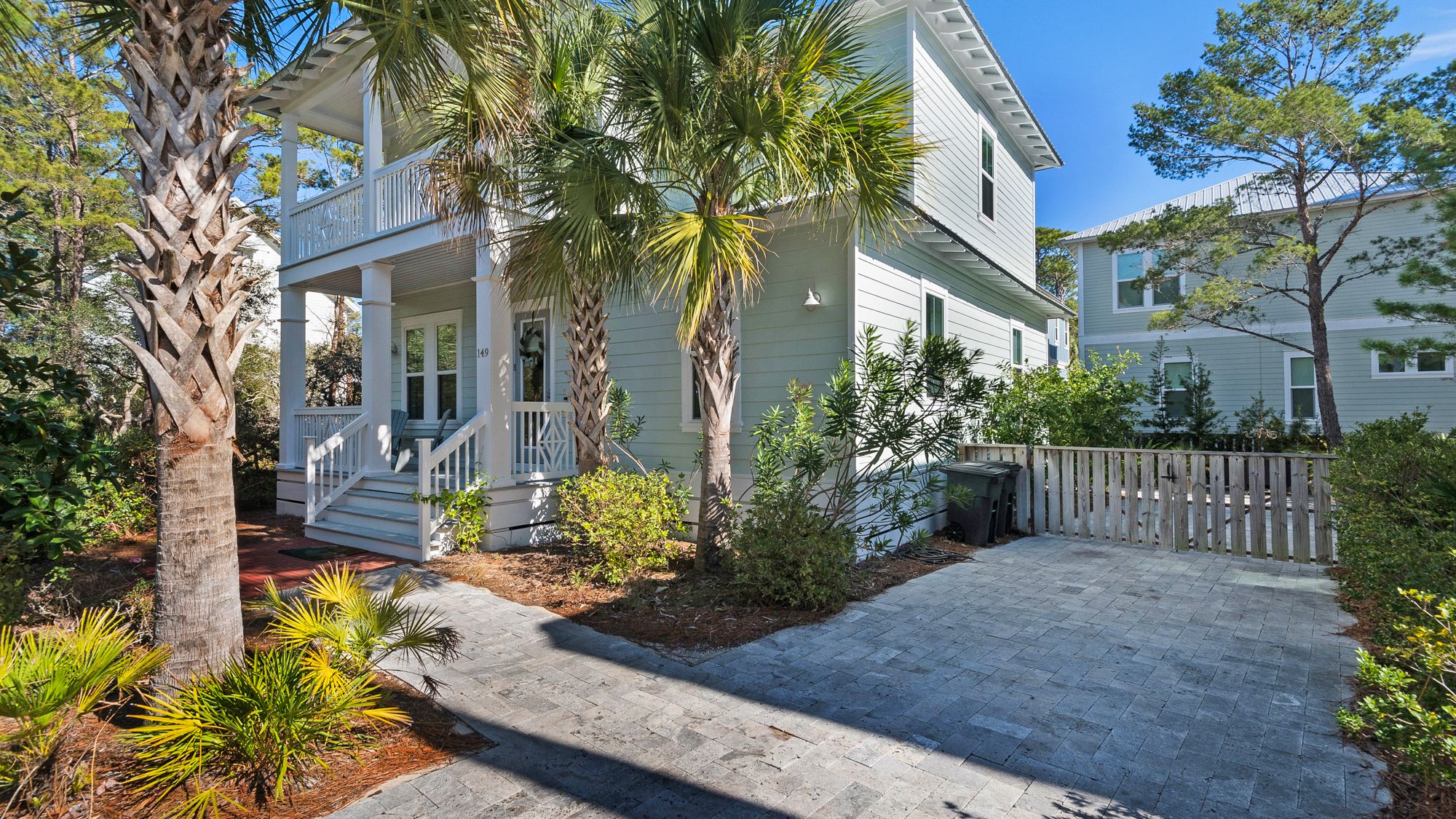 3 Mermaids Haven Exteriors