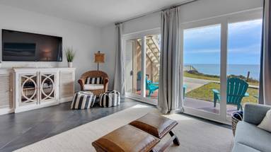 Blue Tide 6A: Living Area Blue Tide 6A: Living Area