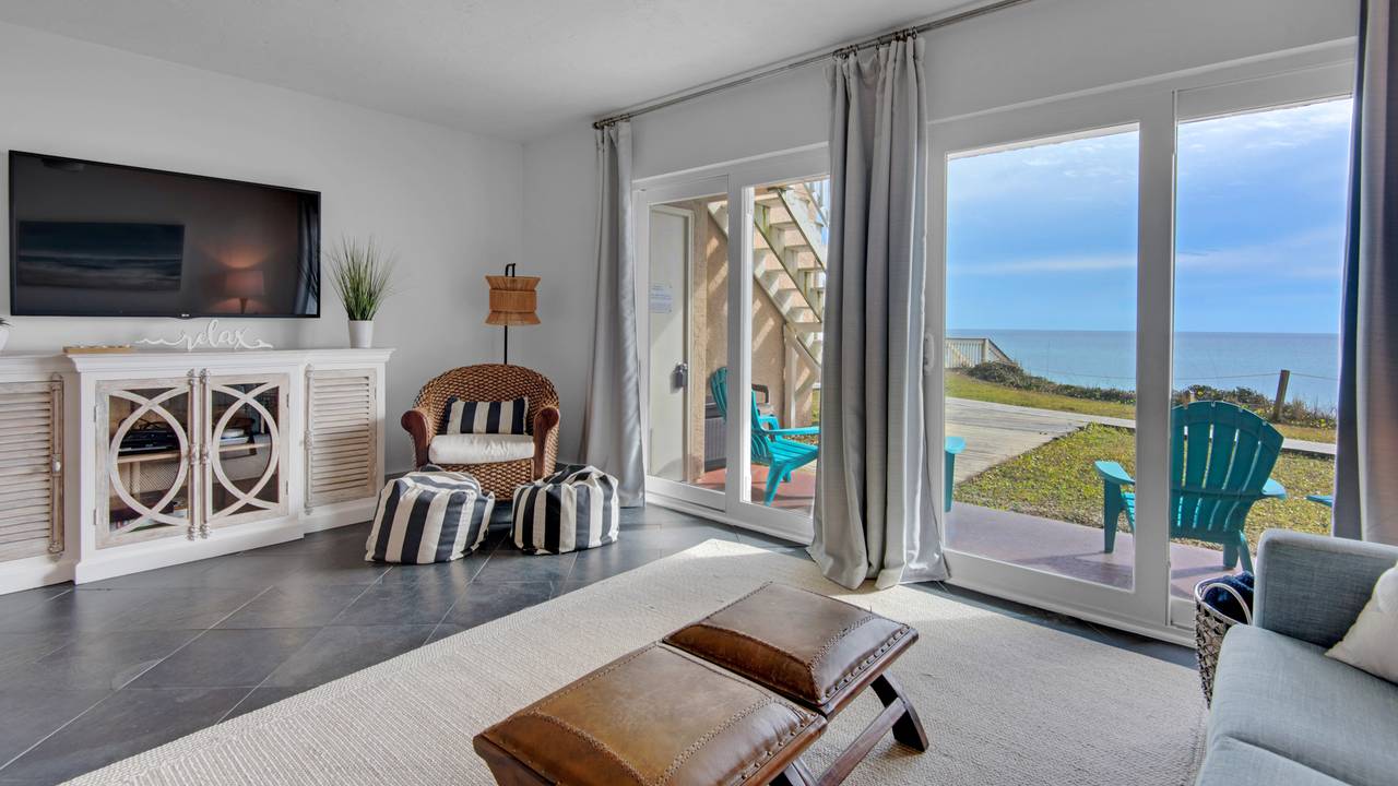 Blue Tide 6A: Living Area Blue Tide 6A: Living Area