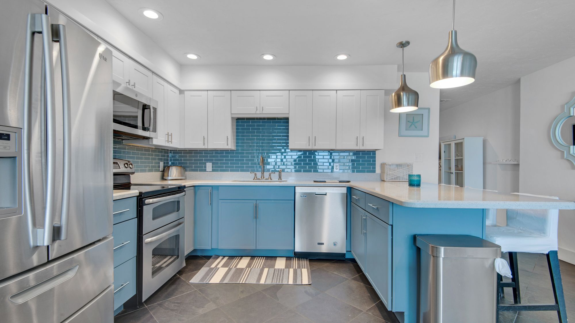 Blue Tide 6A: Kitchen