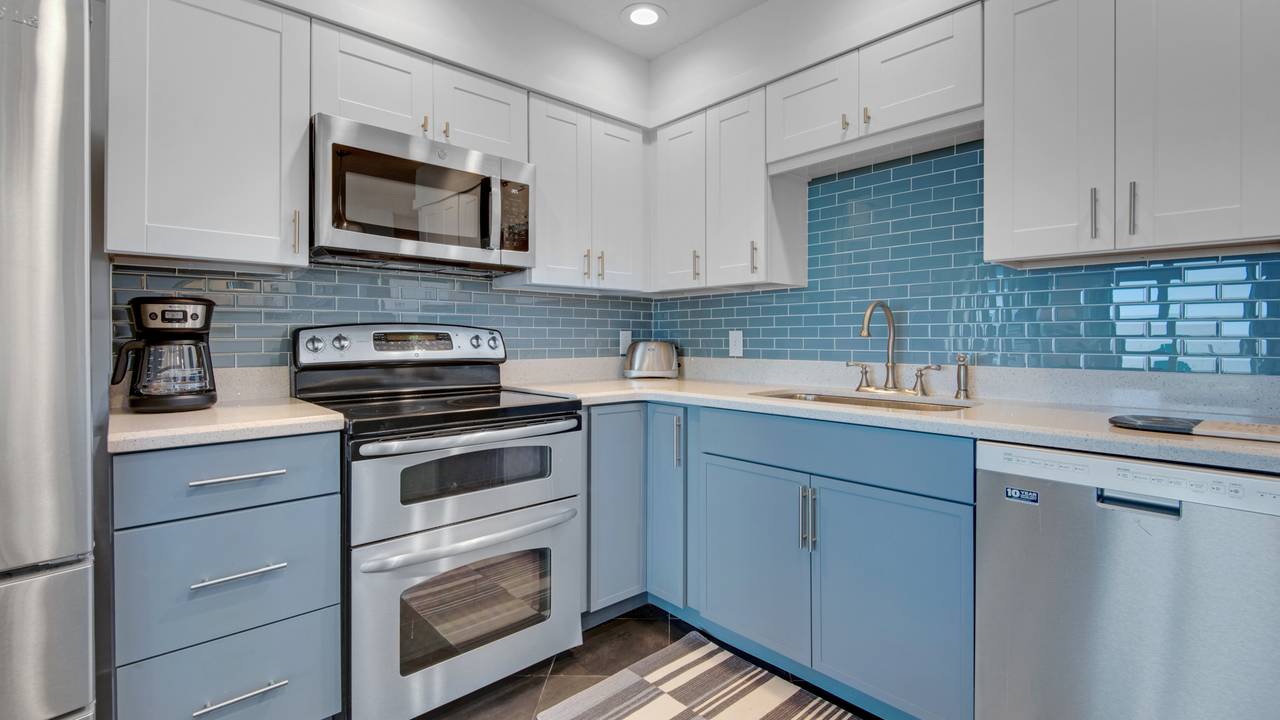 Blue Tide 6A: Kitchen Blue Tide 6A: Kitchen