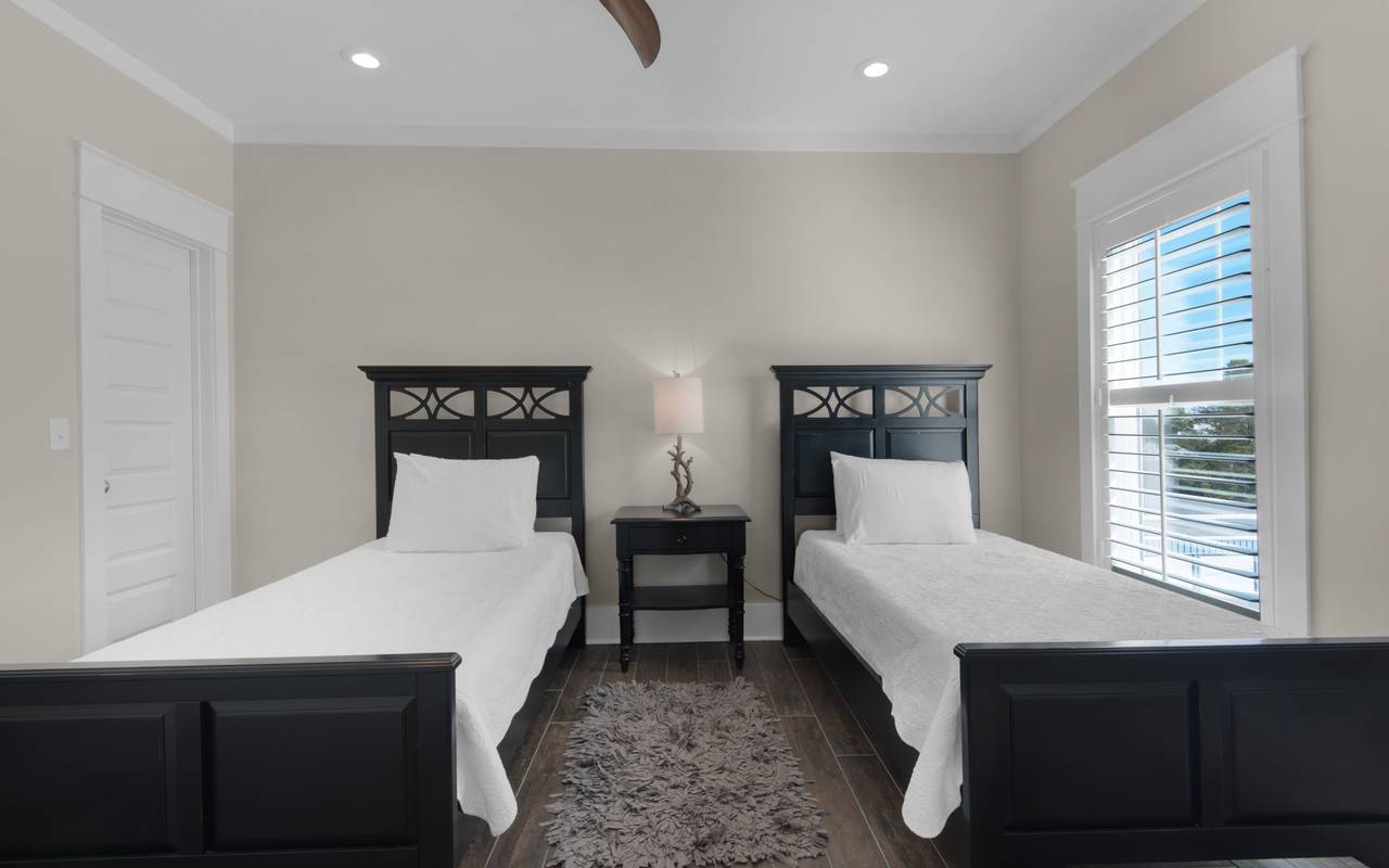 19 Moonlit Shores 19 Moonlit Shores