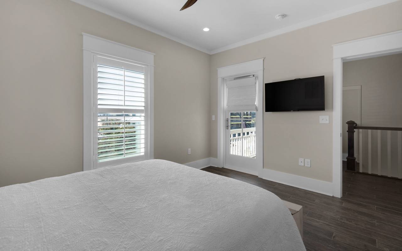 19 Moonlit Shores 19 Moonlit Shores