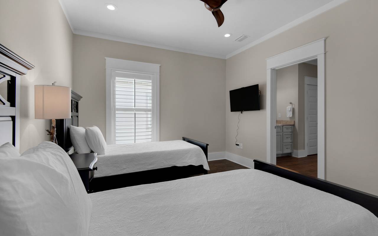 19 Moonlit Shores 19 Moonlit Shores