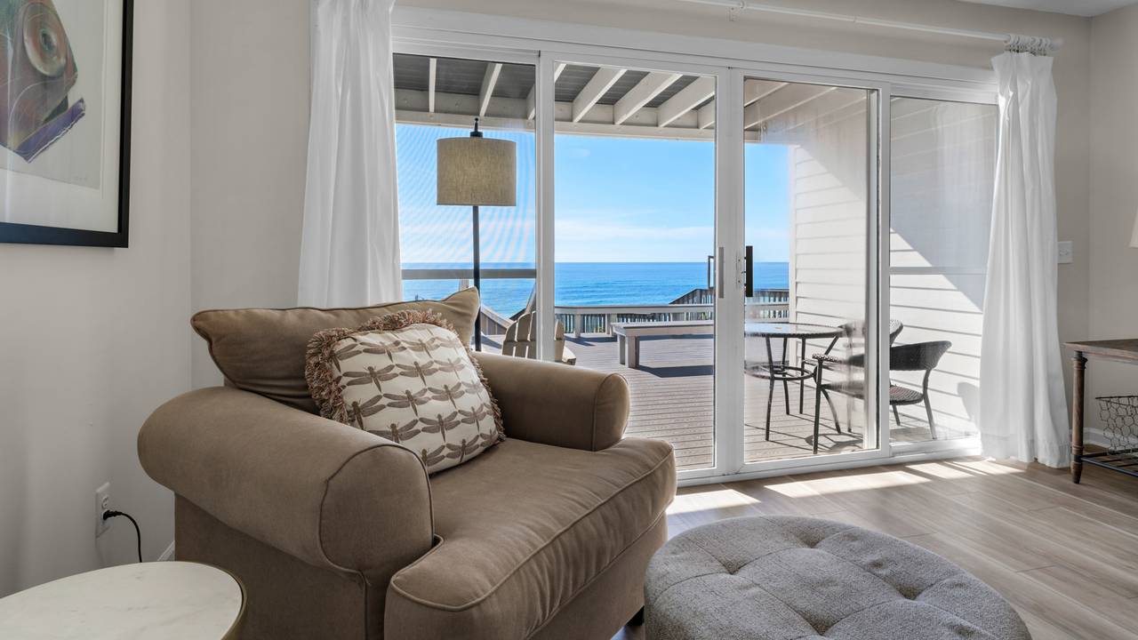 Blue Nine 5 Living Area with Gulf View Blue Nine 5 Living Area with Gulf View