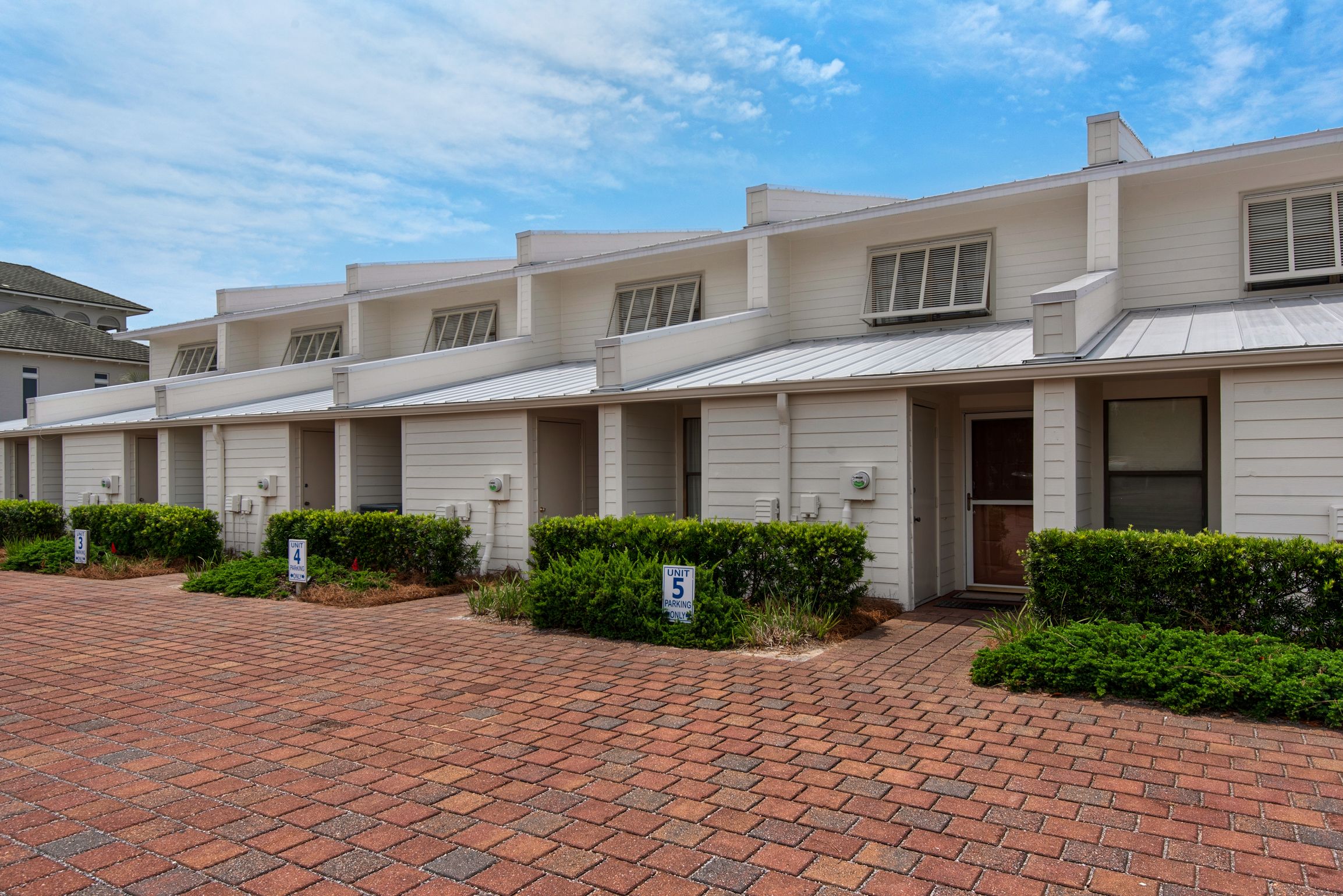 Blue Nine 5 Exterior