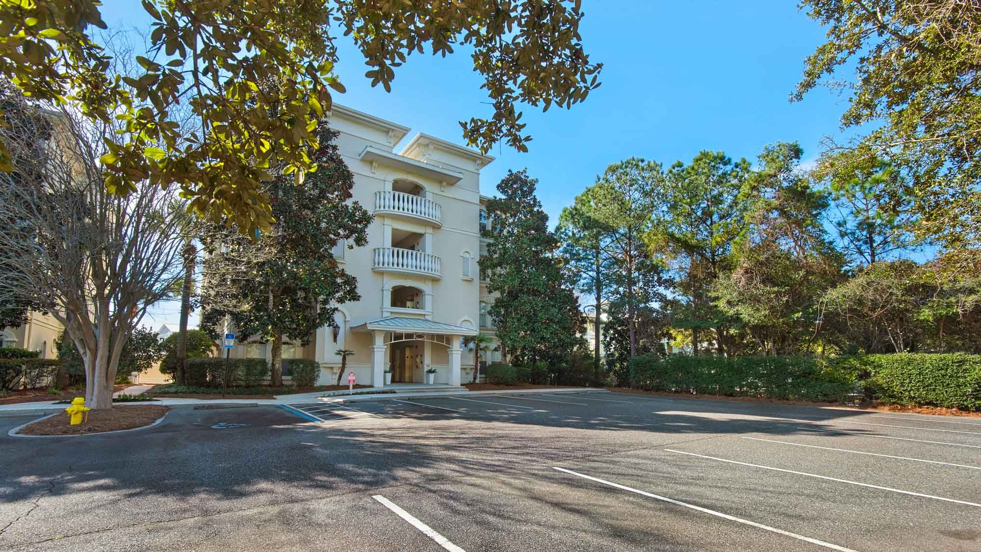 Villas at Seagrove Grounds & Amenities