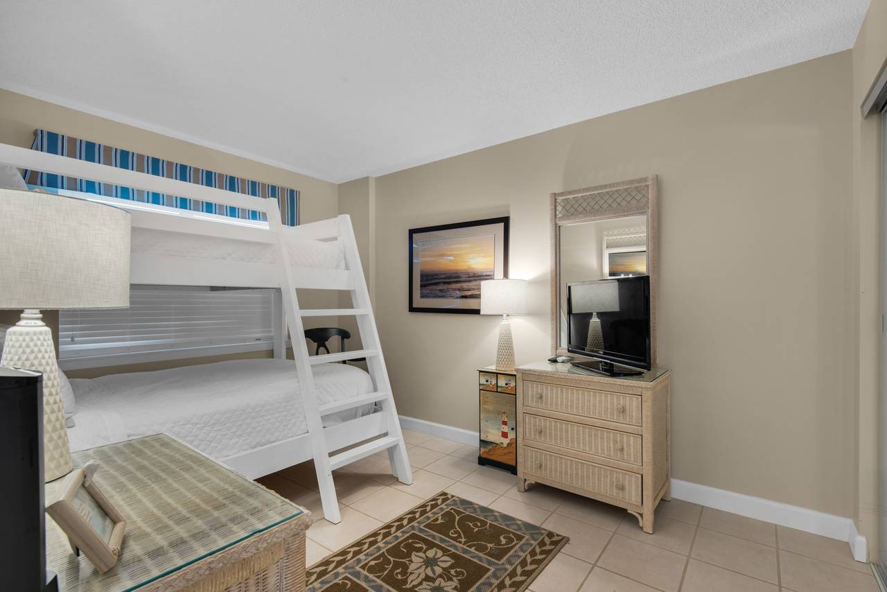 BeachCrest 703 BeachCrest 703