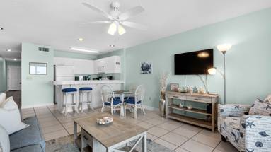 Mistral 15 Living Area Mistral 15 Living Area