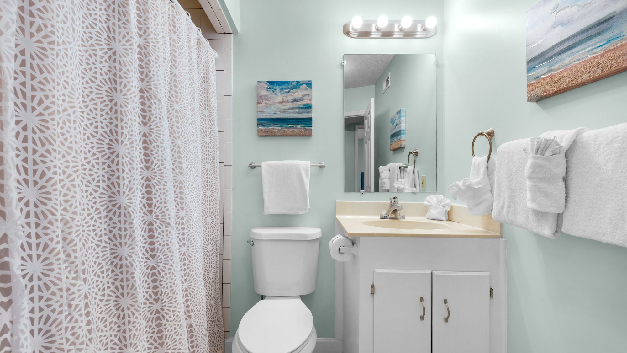 Mistral 15 Bathroom Area