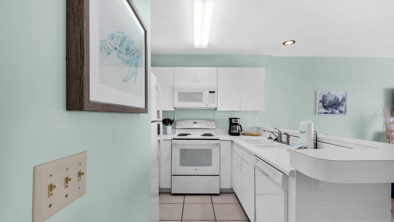 Mistral 15 Kitchen Area Mistral 15 Kitchen Area