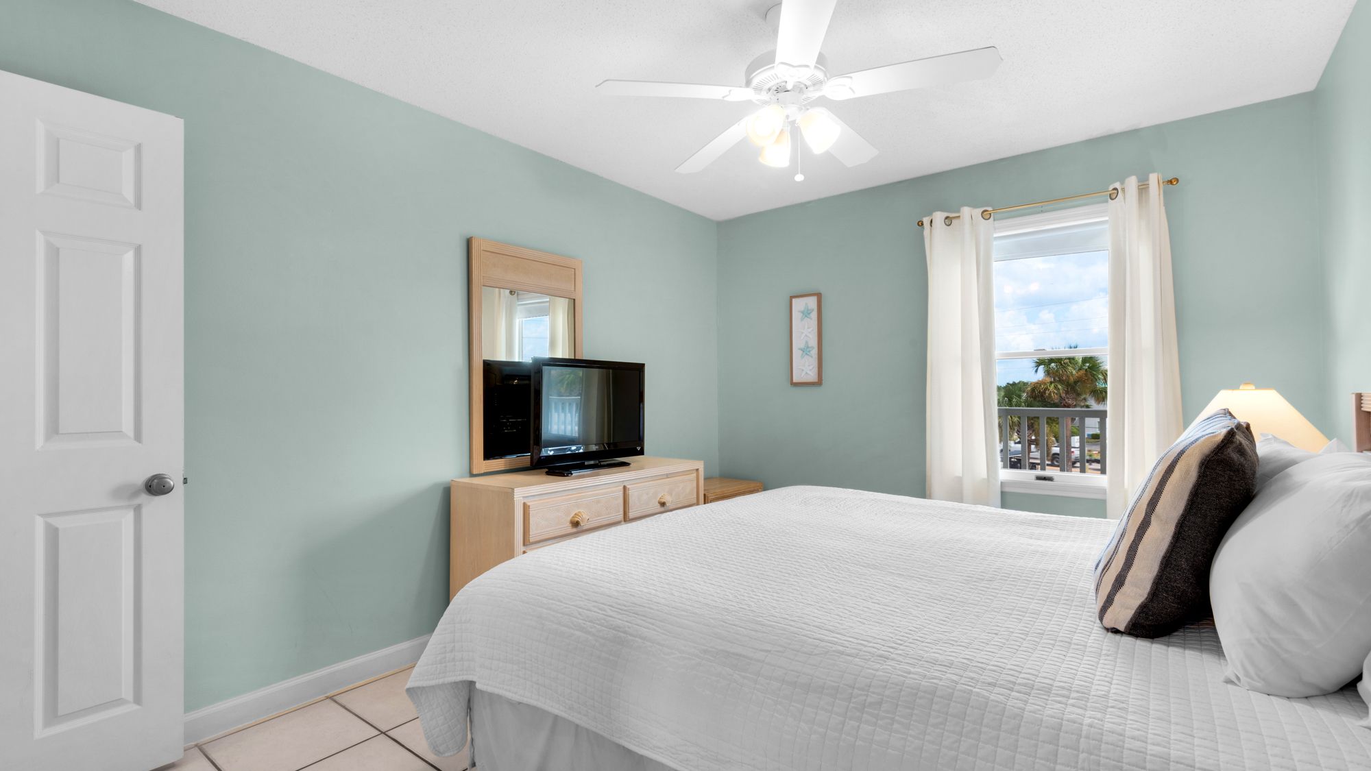 Mistral 15 Bedroom Area