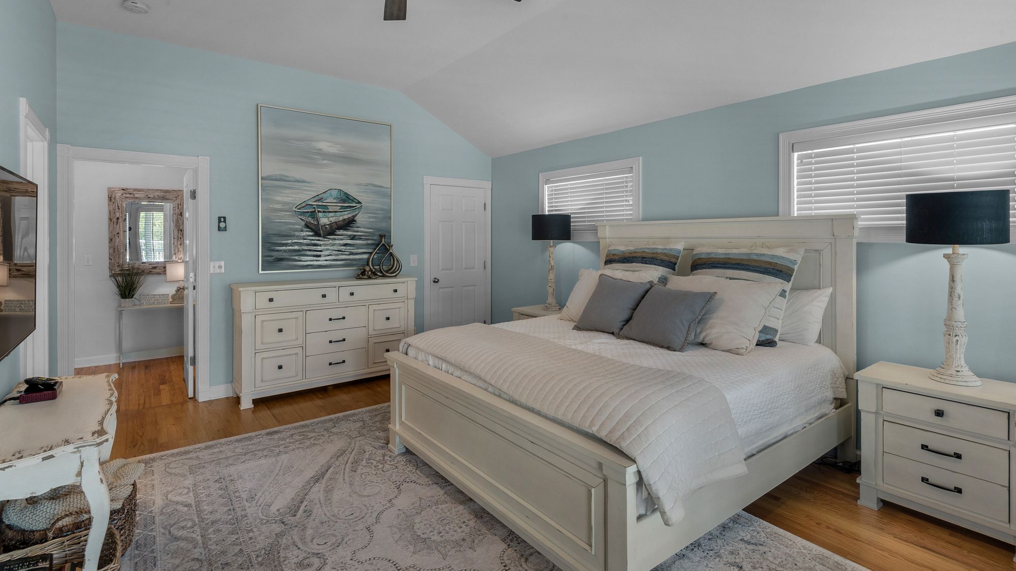 La Pointe 2nd Floor King Master Bedroom