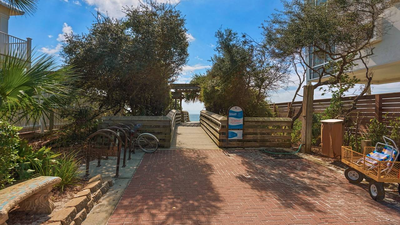 Grove By The Sea Grounds and Amenities Grove By The Sea Grounds and Amenities