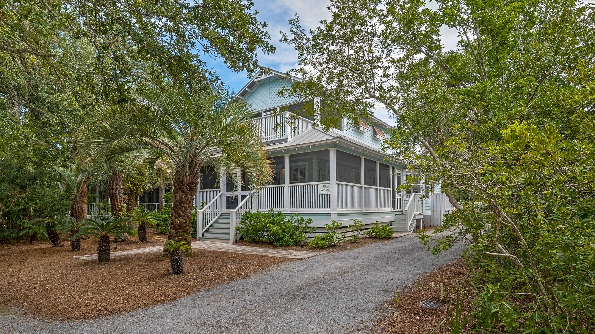 La Pointe Exterior
