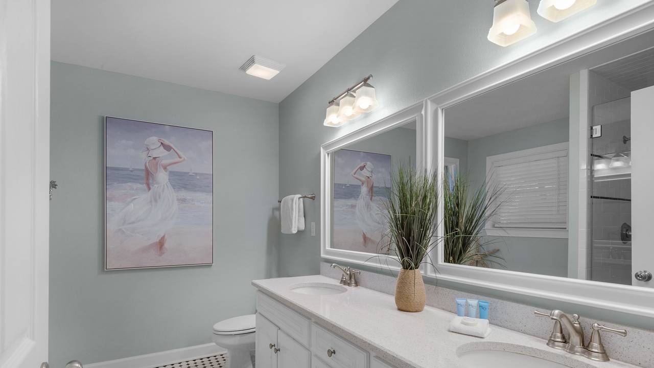 La Pointe 2nd Floor Master Bathroom La Pointe 2nd Floor Master Bathroom