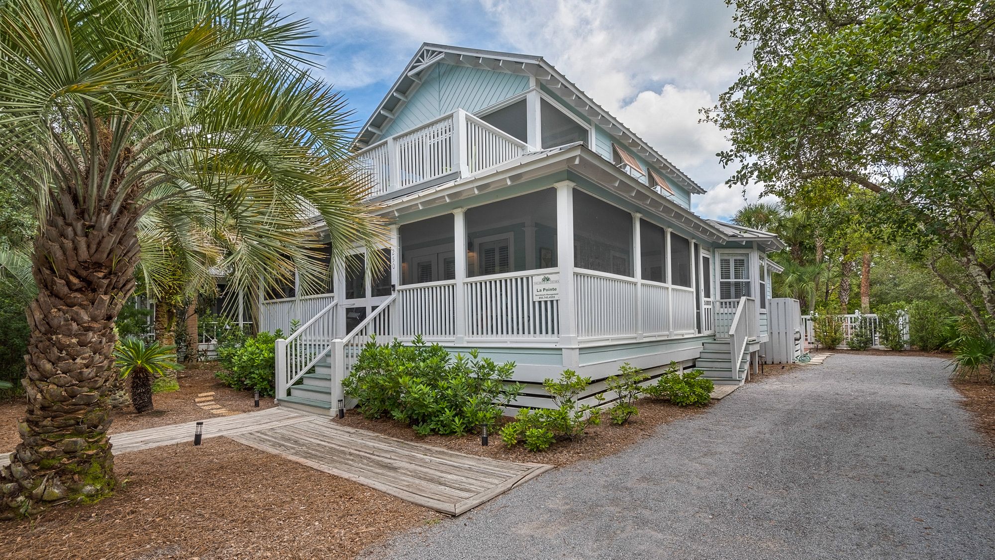 La Pointe Exterior