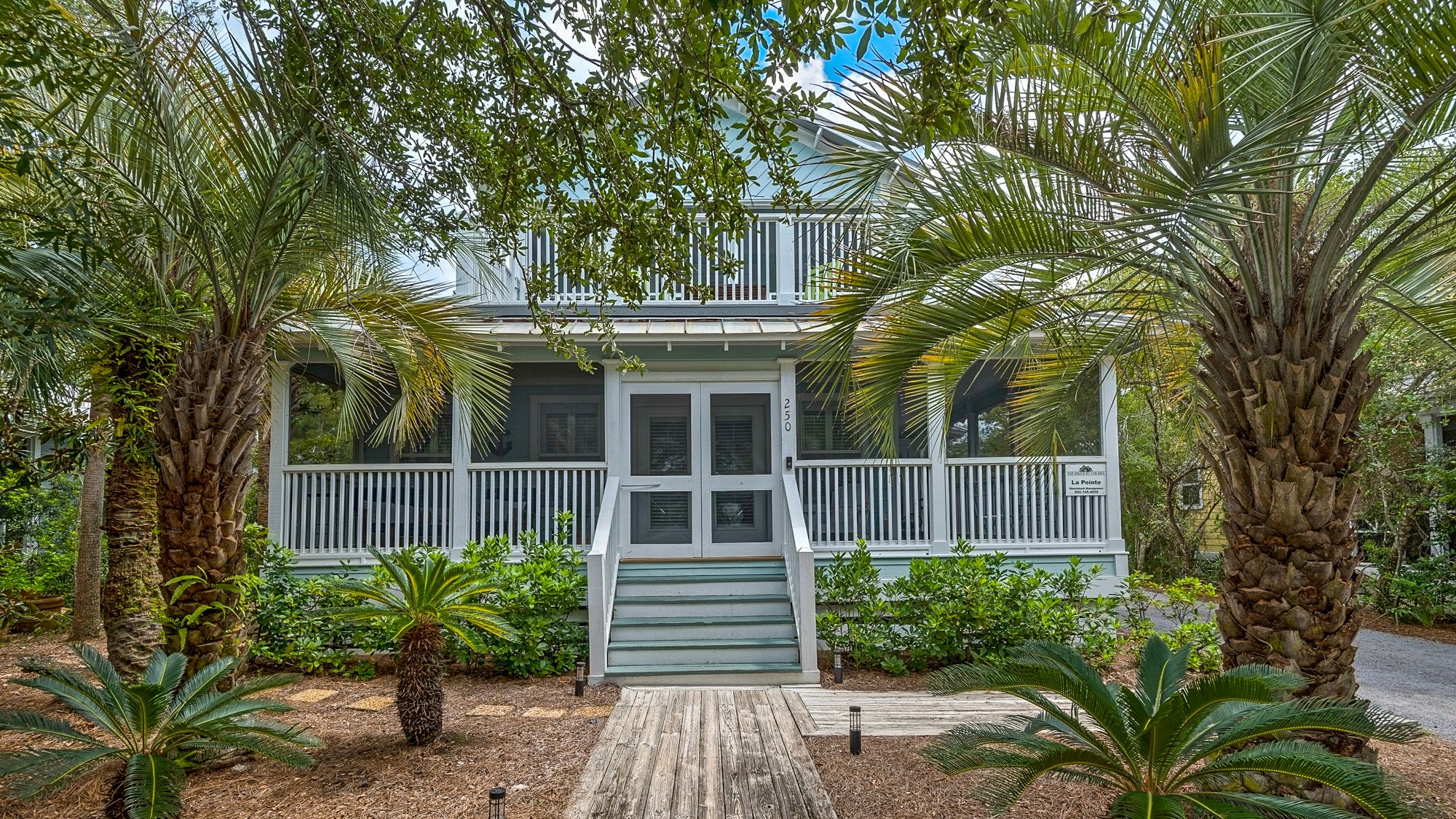 La Pointe Exterior