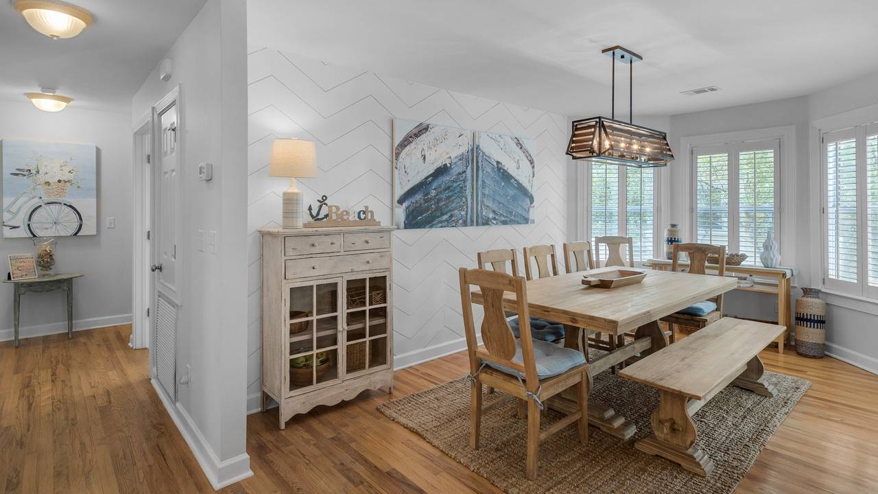 La Pointe Dining Area La Pointe Dining Area