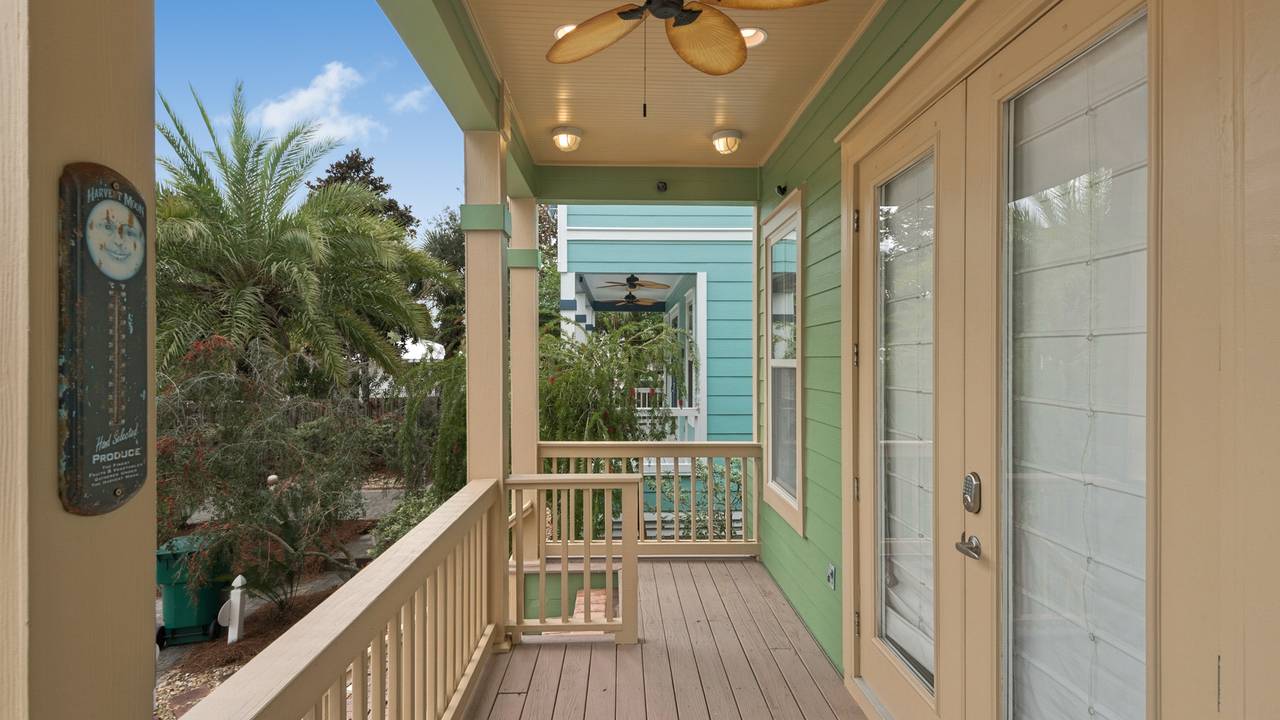 Breeze Front Porch Breeze Front Porch