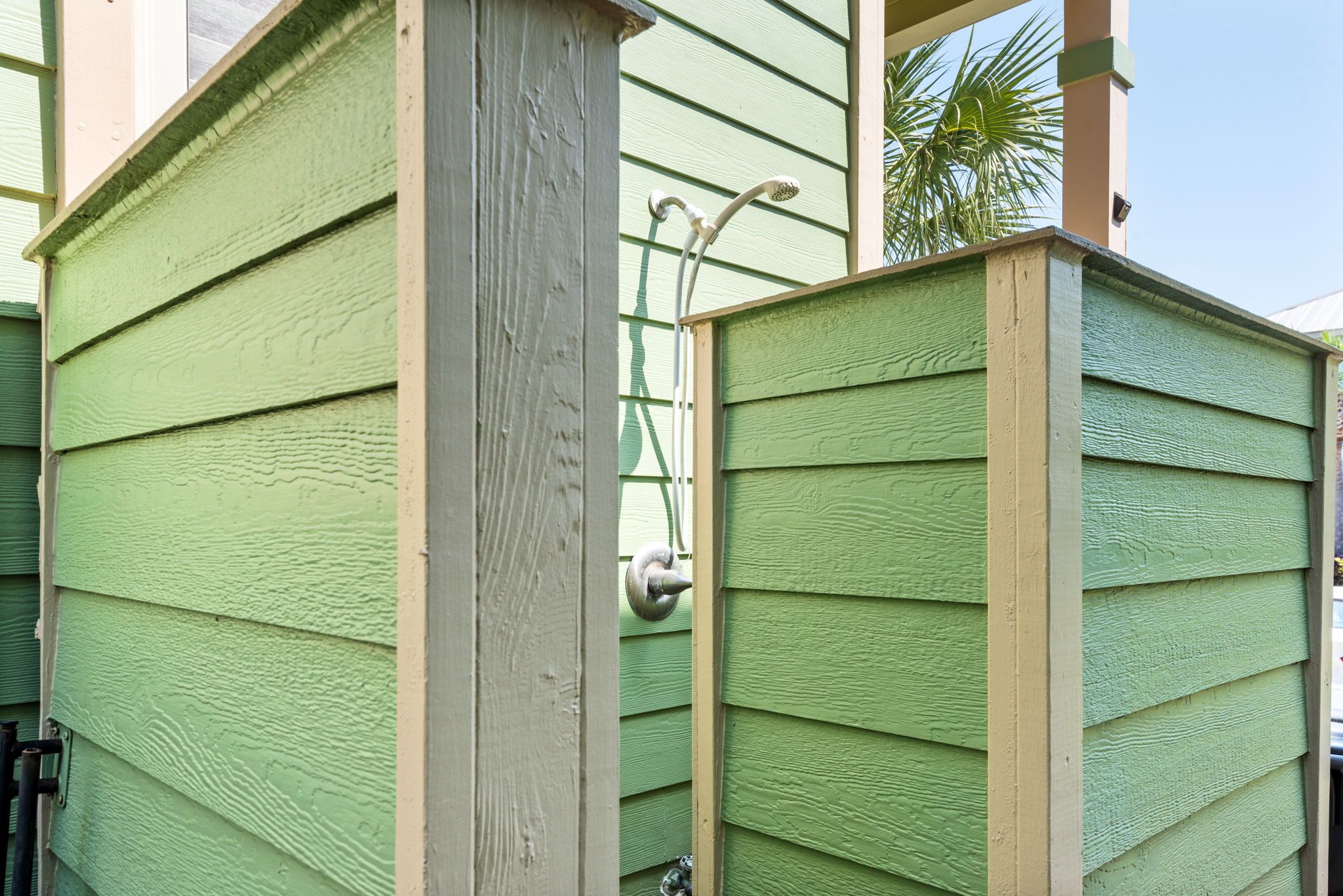 BREEZE - Outdoor shower