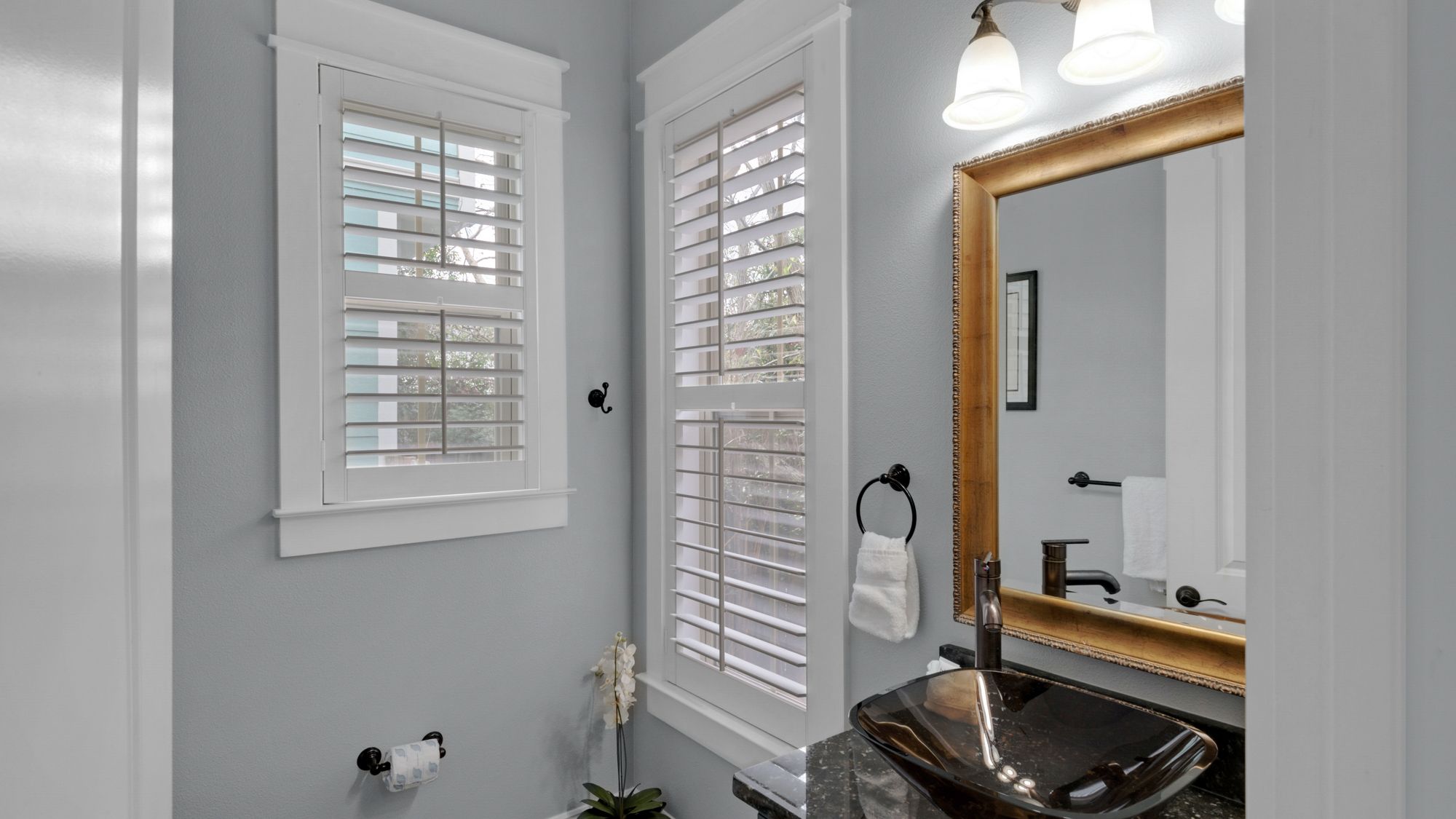 Breeze Guest Bathroom