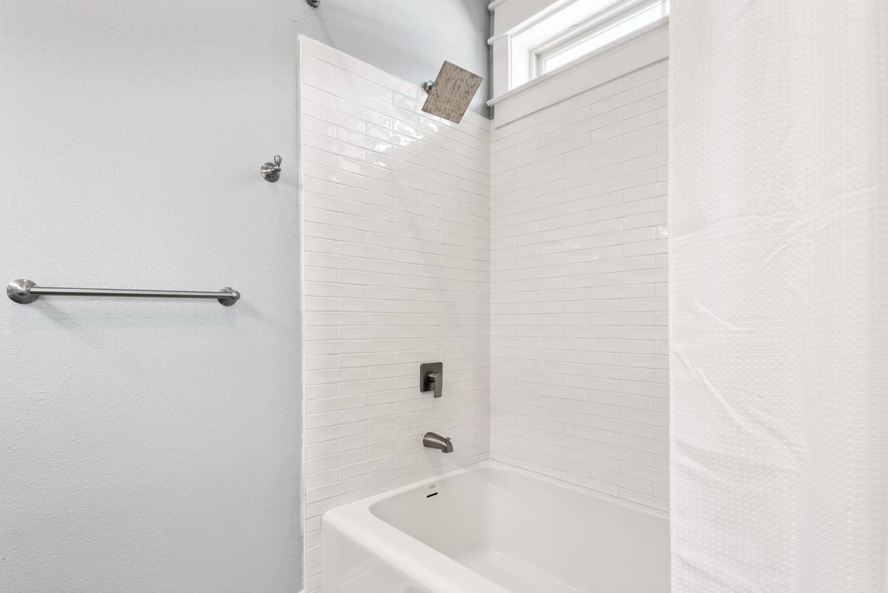 BREEZE - Master Bathroom BREEZE - Master Bathroom