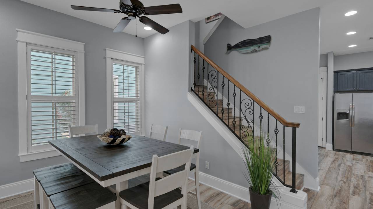 Breeze Dining Area Breeze Dining Area