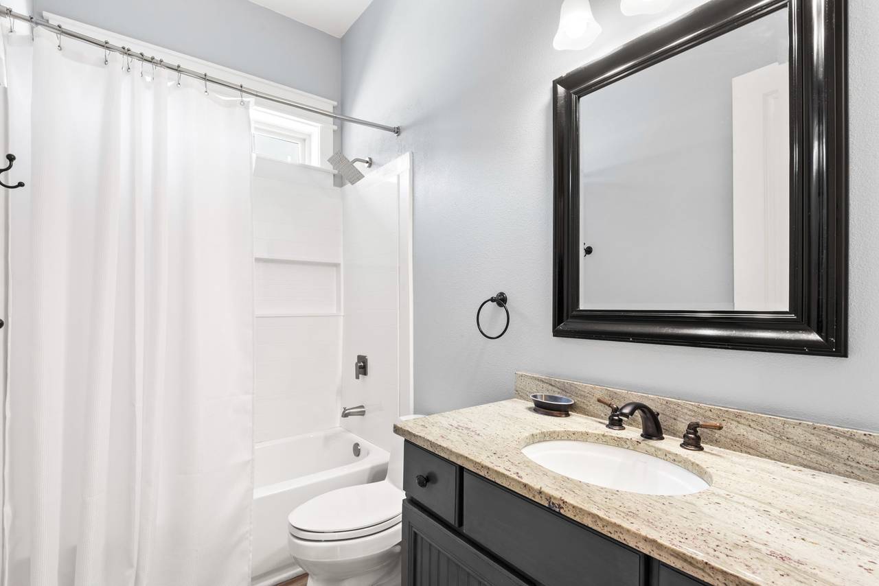 BREEZE - Guest bathroom BREEZE - Guest bathroom