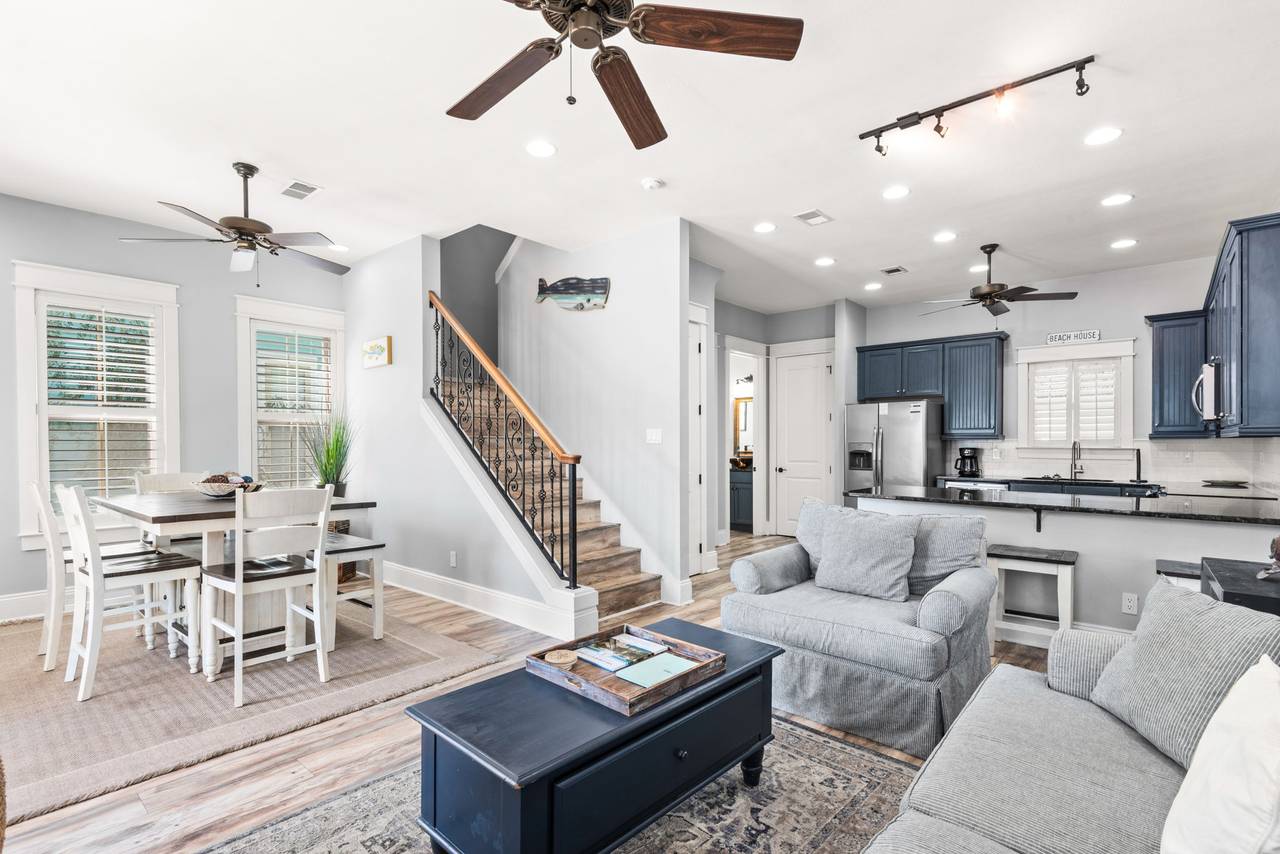 BREEZE - Living area BREEZE - Living area