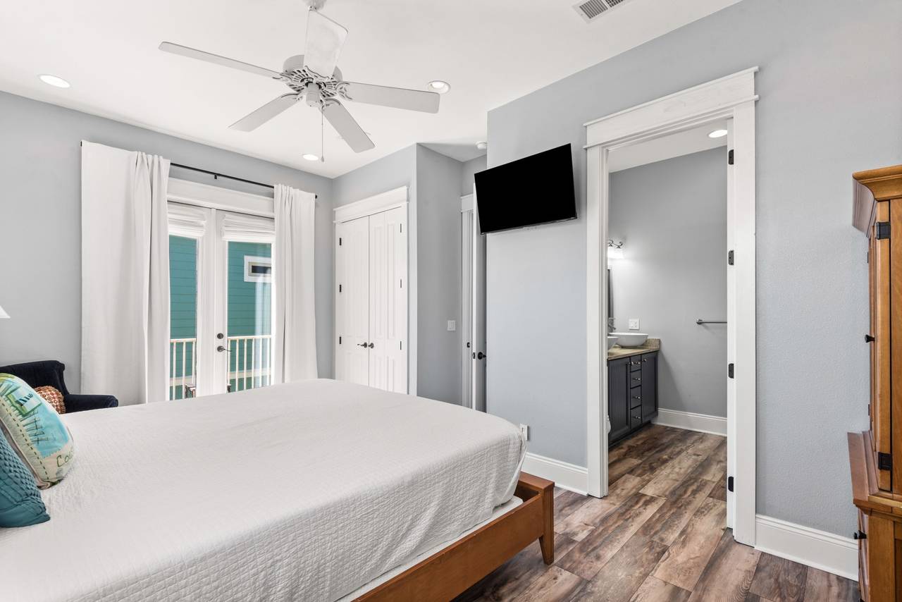 BREEZE - Master Bedroom BREEZE - Master Bedroom