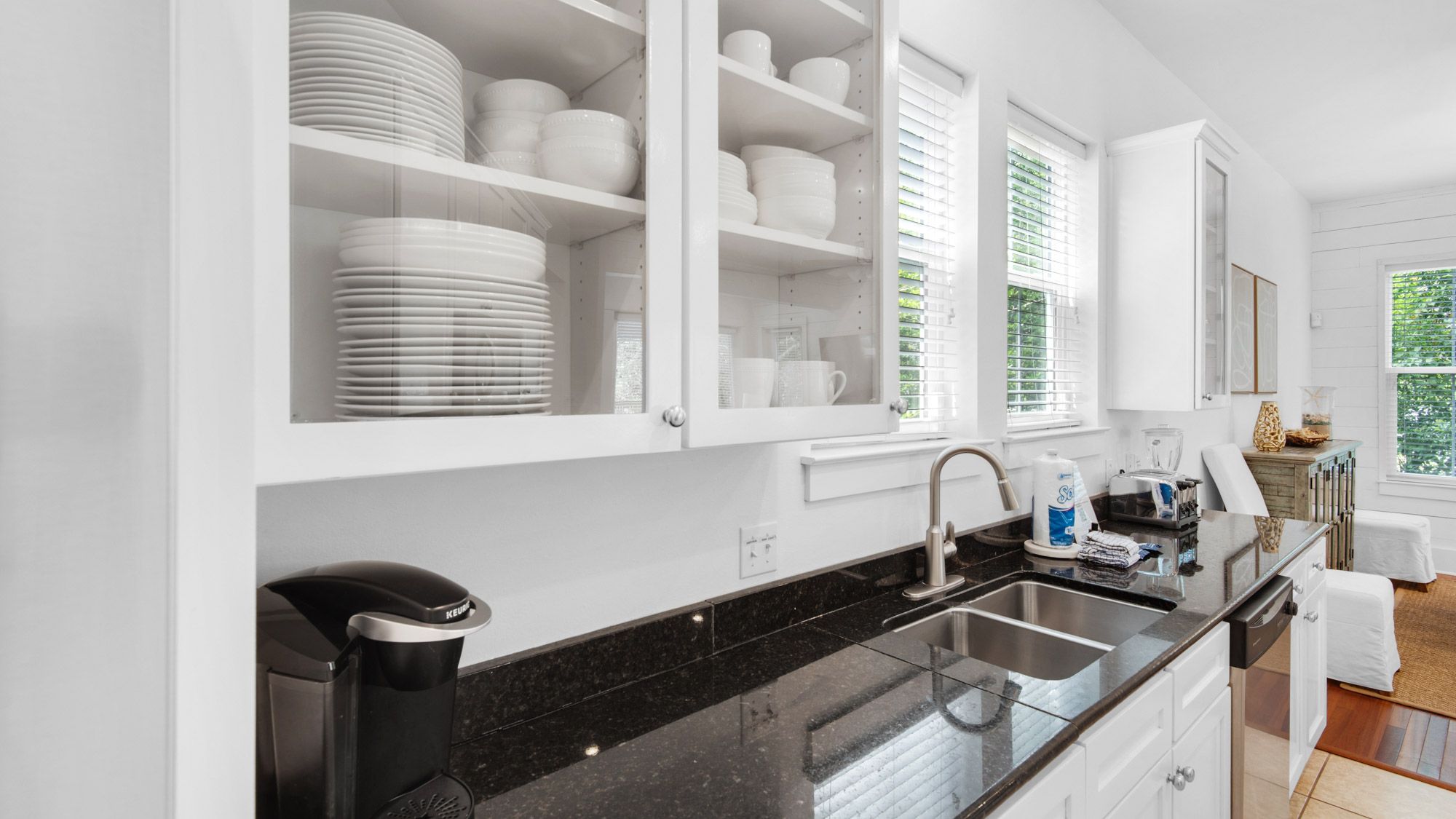 139 N Ryan St - Kitchen area