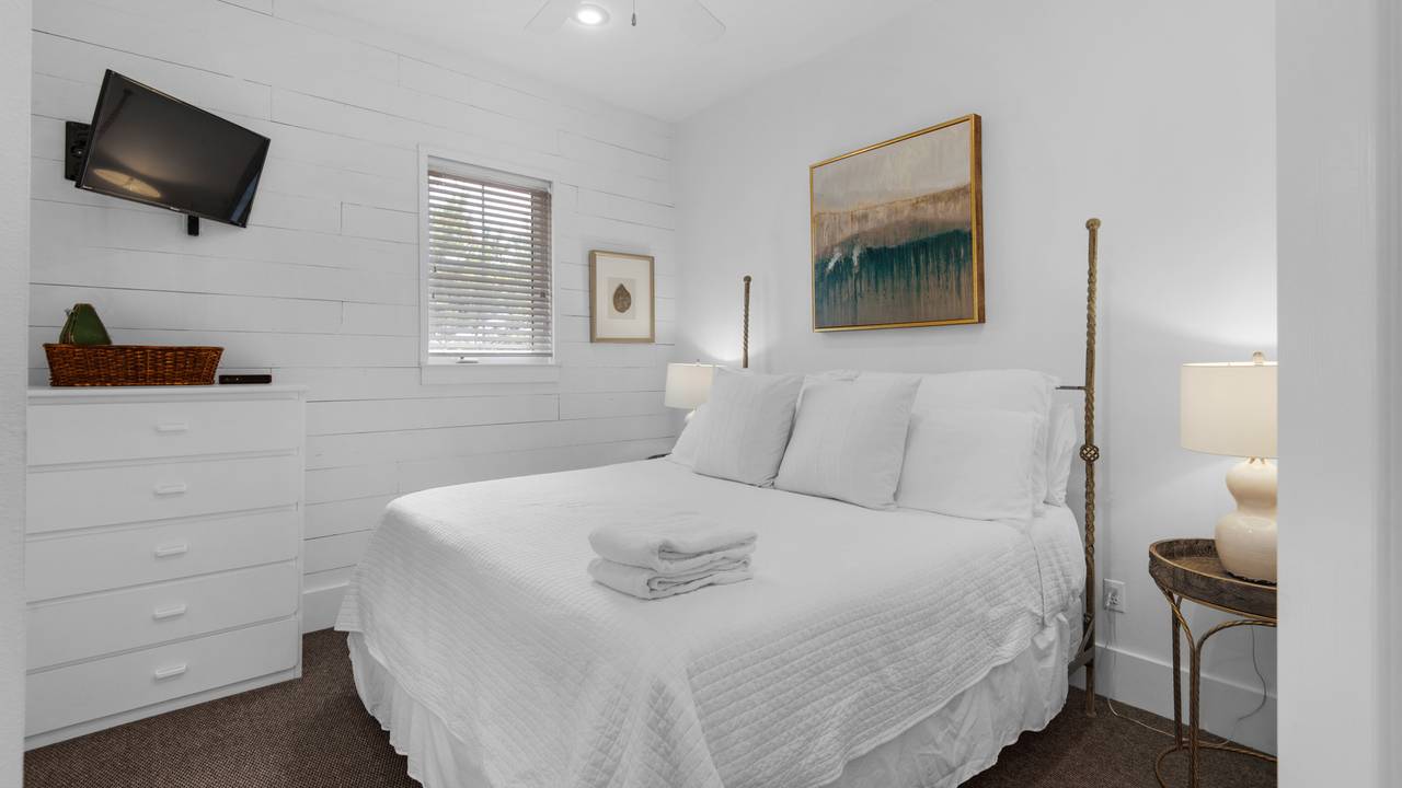 139 N Ryan St - 2nd Floor Bedroom 139 N Ryan St - 2nd Floor Bedroom