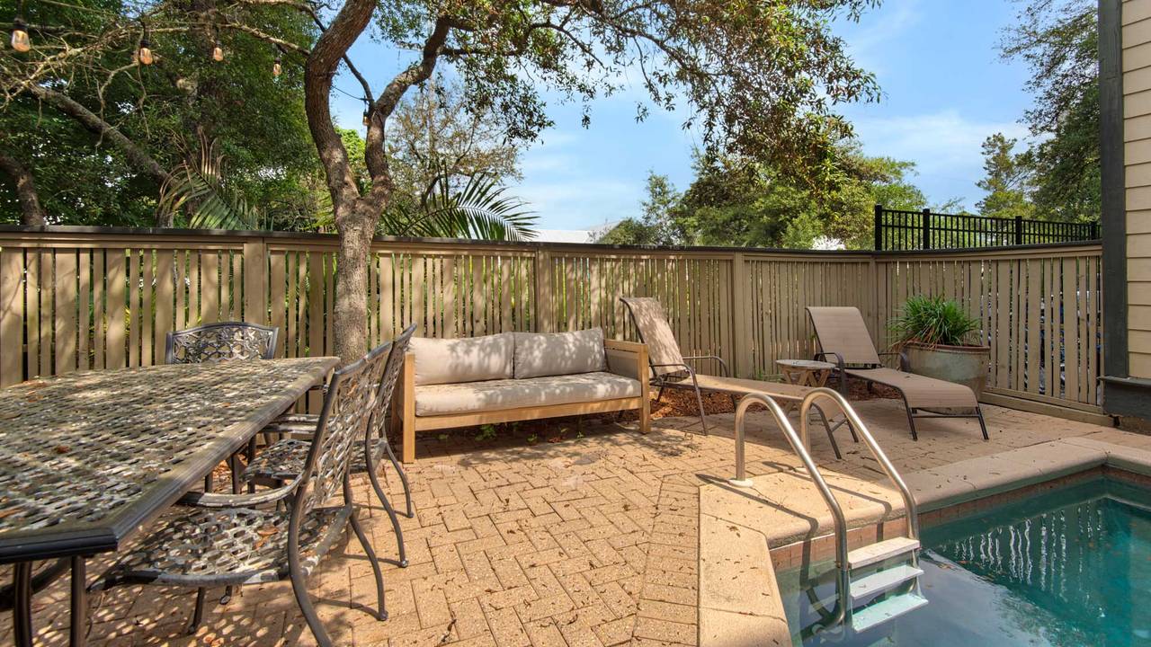 139 N Ryan St - Pool area 139 N Ryan St - Pool area