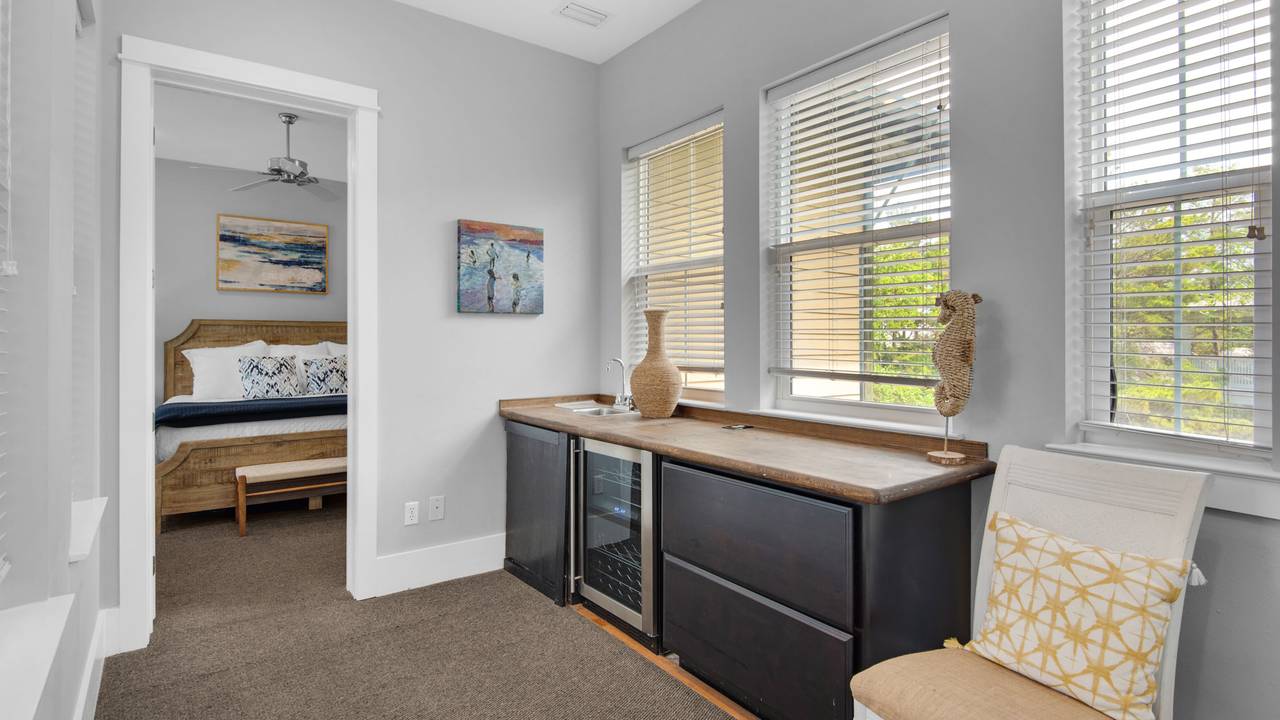 139 N Ryan St - 2nd Floor 139 N Ryan St - 2nd Floor