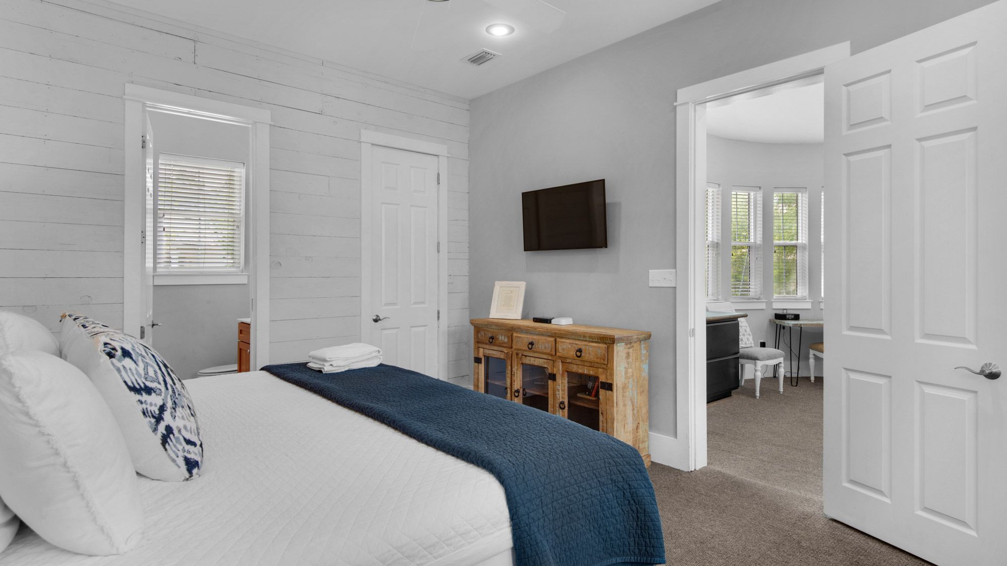 139 N Ryan St - 2nd Floor Bedroom