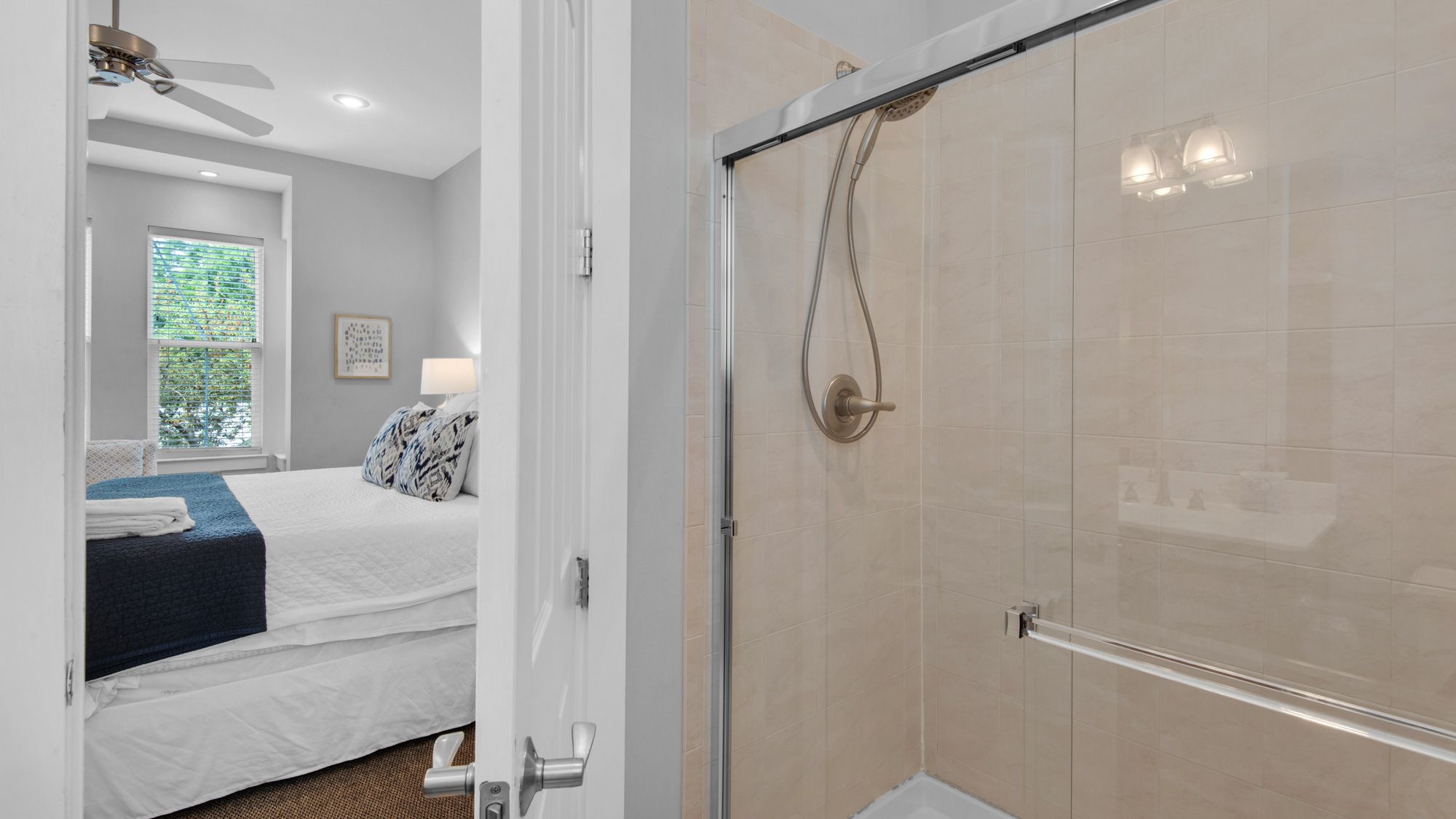 139 N Ryan St - 2nd Floor Bathroom