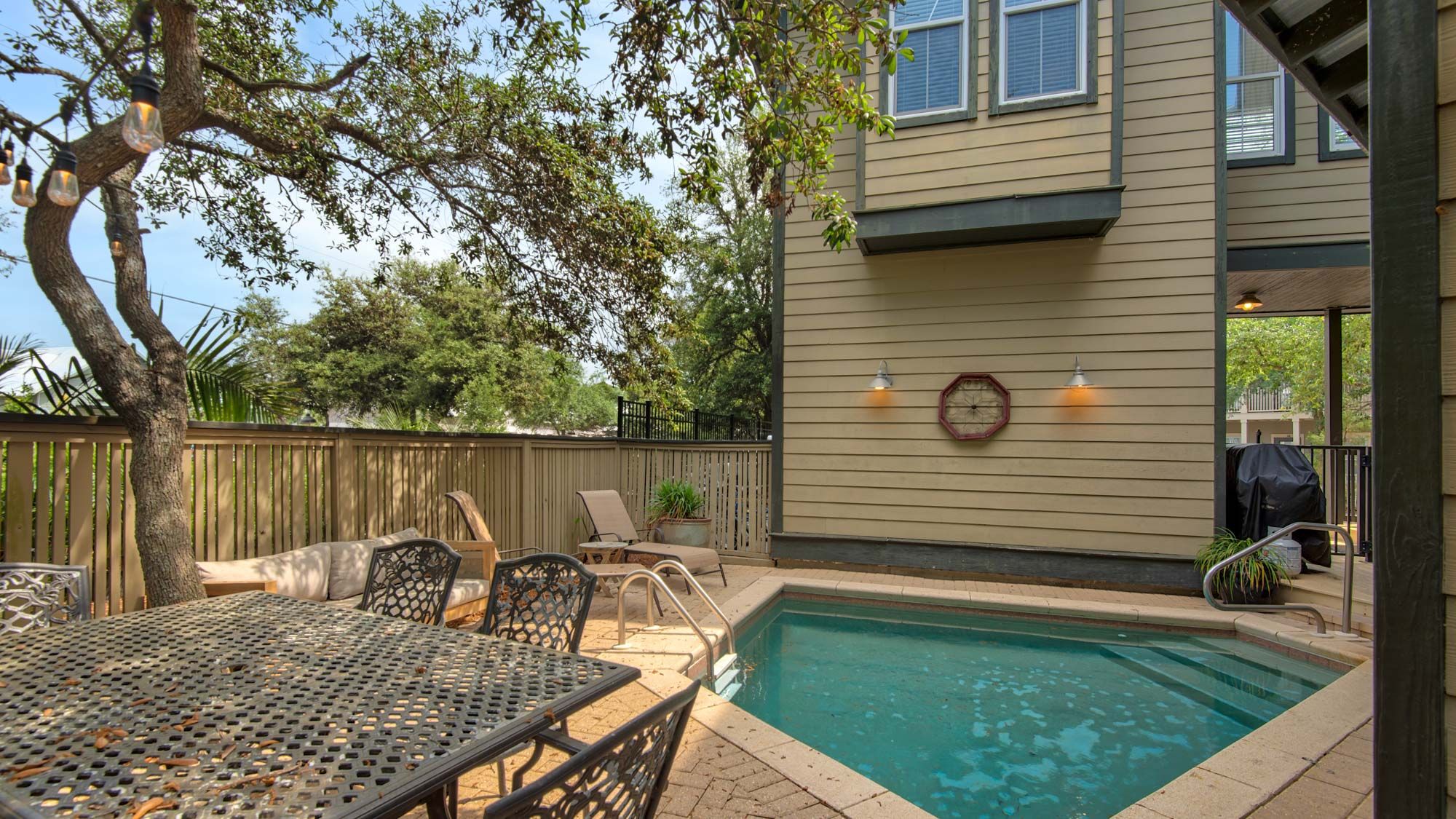 139 N Ryan St - Private Pool
