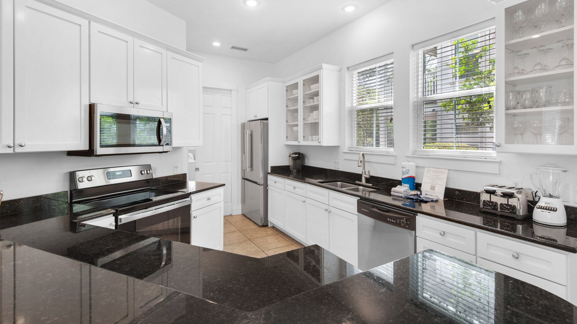 139 N Ryan St - Kitchen area