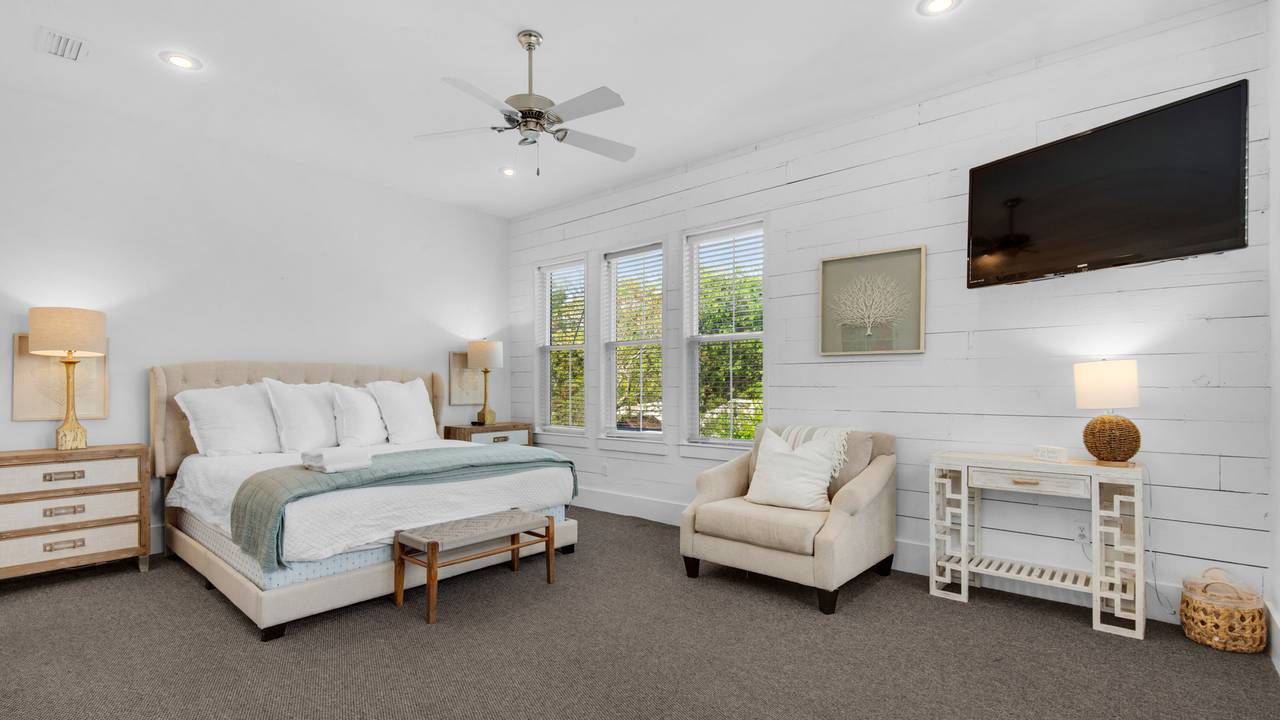 139 N Ryan St - 2nd Floor Bedroom 139 N Ryan St - 2nd Floor Bedroom