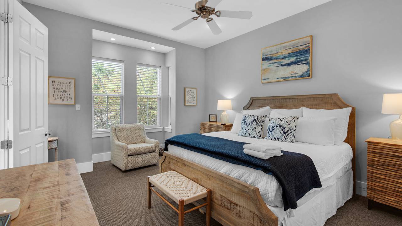 139 N Ryan St - 2nd Floor Bedroom 139 N Ryan St - 2nd Floor Bedroom